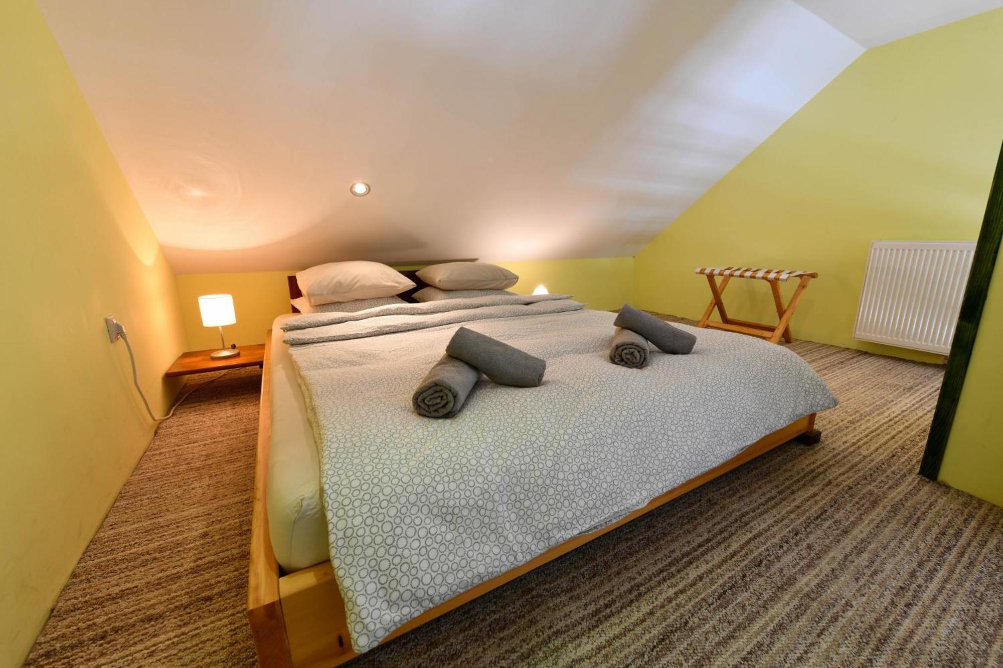 Accommodation "Old Town Dreznik" Rakovica Exteriör bild